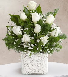 9 beyaz gül vazosu  Tunceli yurtiçi ve yurtdışı çiçek siparişi 