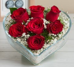 Kalp içerisinde 7 adet kırmızı gül  Tunceli çiçek servisi , çiçekçi adresleri 