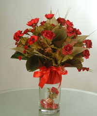 yapay güllerden vazo  9 gül  Tunceli çiçek siparişi sitesi 