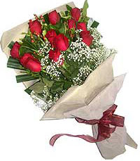 11 adet kirmizi güllerden özel buket  Tunceli çiçek satışı 