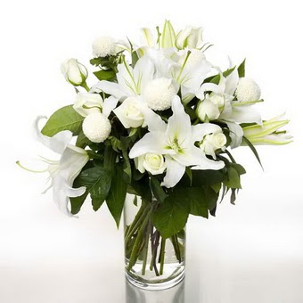  Tunceli çiçek servisi , çiçekçi adresleri  1 dal cazablanca 7 adet beyaz gül vazosu