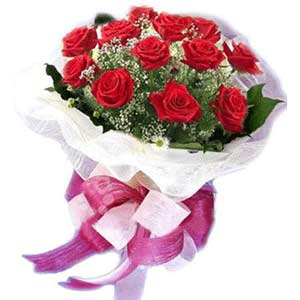  Tunceli yurtiçi ve yurtdışı çiçek siparişi  11 adet kırmızı güllerden buket modeli