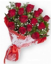 11 kırmızı gülden buket  Tunceli uluslararası çiçek gönderme 