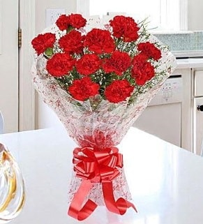 12 adet kırmızı karanfil buketi  Tunceli çiçek online çiçek siparişi 